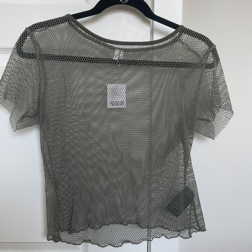 Cropped mesh tee